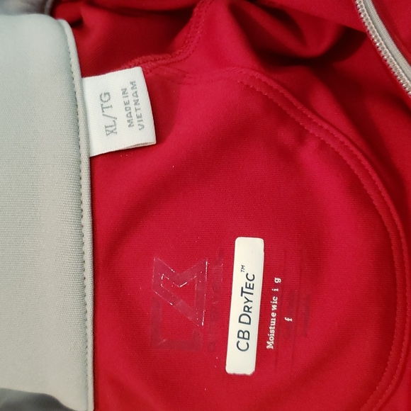 Wisconsin Badgers Lambeau Field CB Dry Tec in a size XL. - Picture 7 of 7